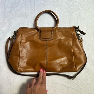 EUC Hobo Sheila top zip cross-body satchel